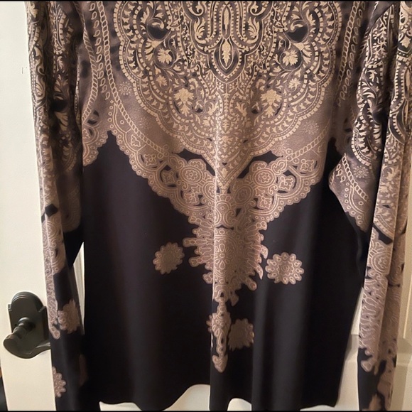 Westbound V-Neck Top XL - Picture 2 of 5